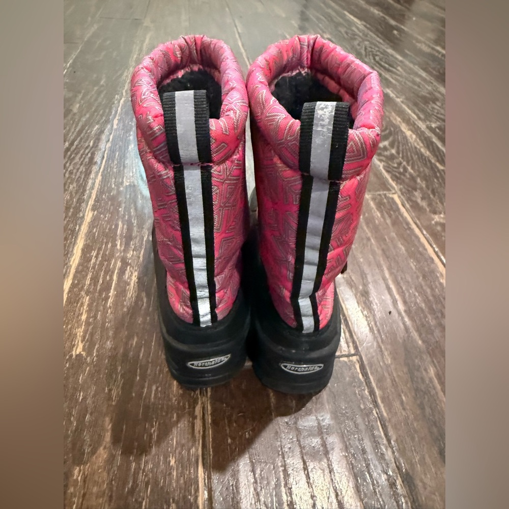 3M Thinsulate Pink and Black Winter Boots - Picture 2 of 3